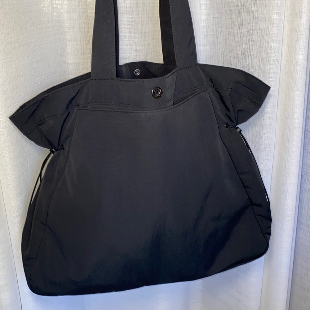 Lululemon Black Side-Cinch Shopper Bag 18L